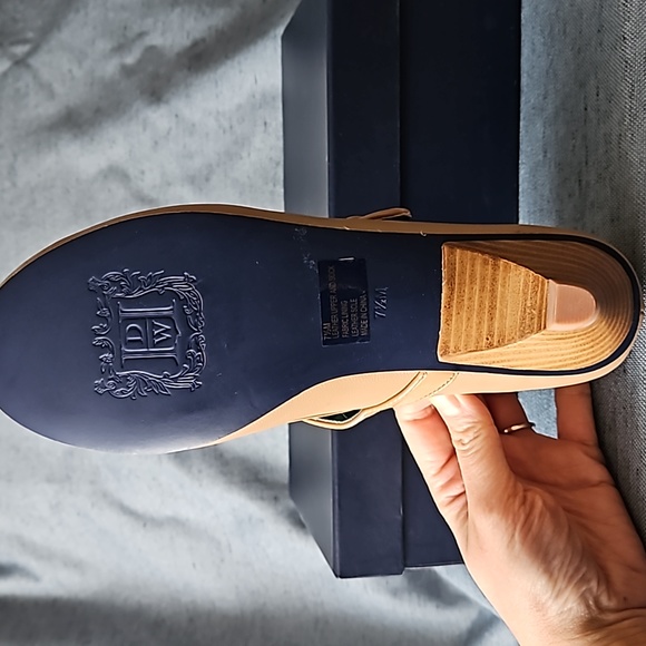 Nude leather round toe kitten heels size 7.5 - Picture 3 of 10